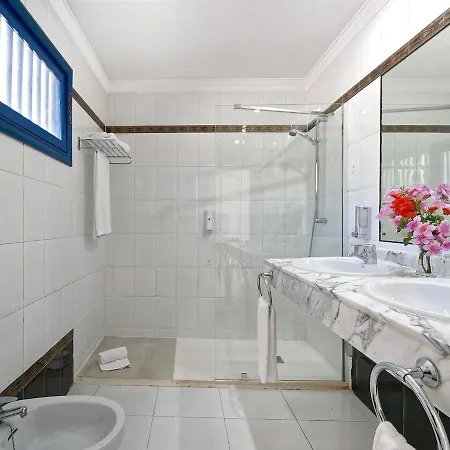 Ld Un Con Vistas A Jardin, Piscina, Cerca De La Playa